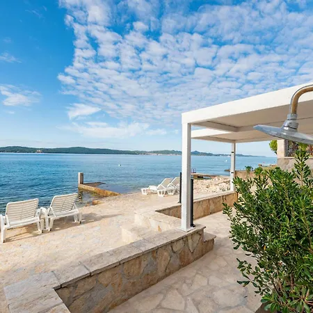 In With House Sea View *